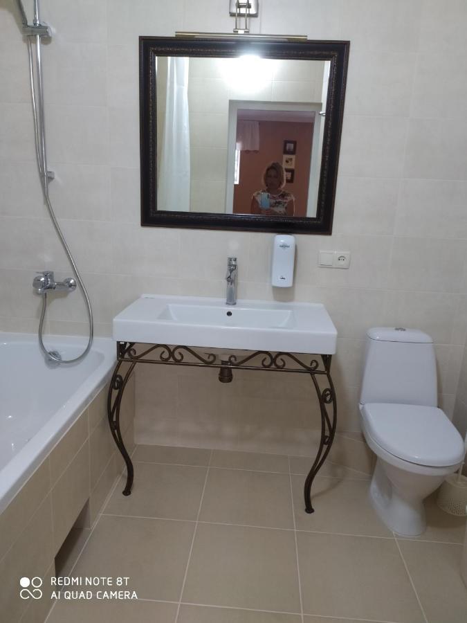 Экодом Hotel บิลฮอรอด นีสตรอฟสกาย ภายนอก รูปภาพ