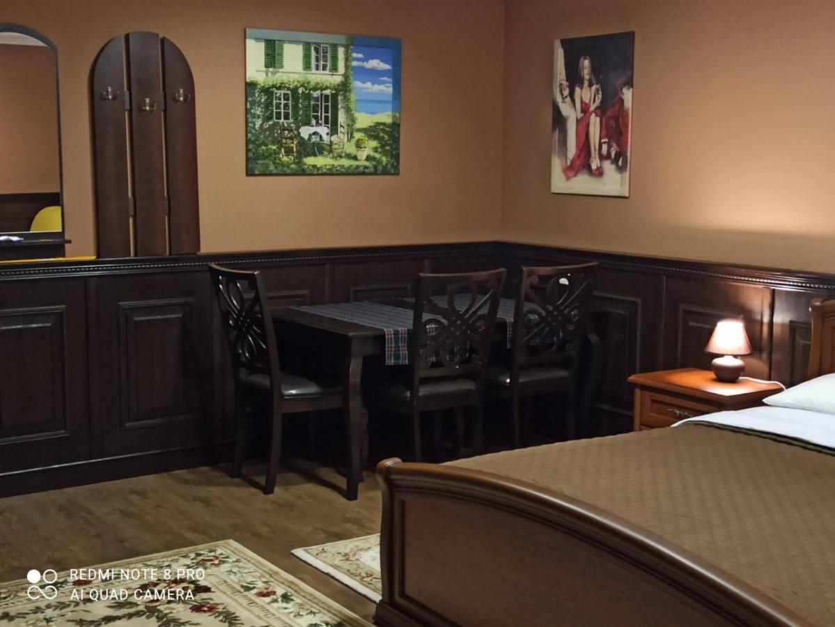 Экодом Hotel บิลฮอรอด นีสตรอฟสกาย ภายนอก รูปภาพ